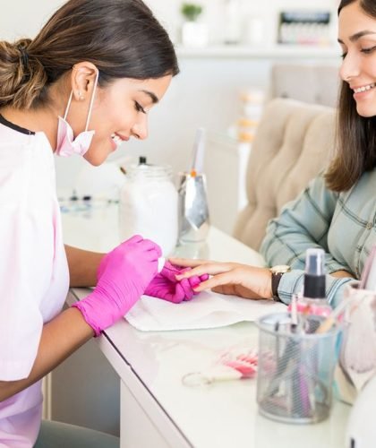 Der Schildpatt-Look ist der schönste Nageltrend für den Herbst 2019